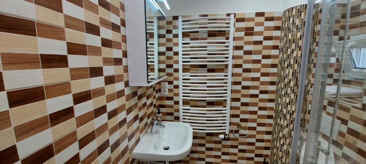Apartment Krale Jiriho Karlovy Vary Luaran gambar